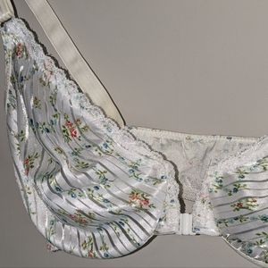 Vintage white bralette 36C